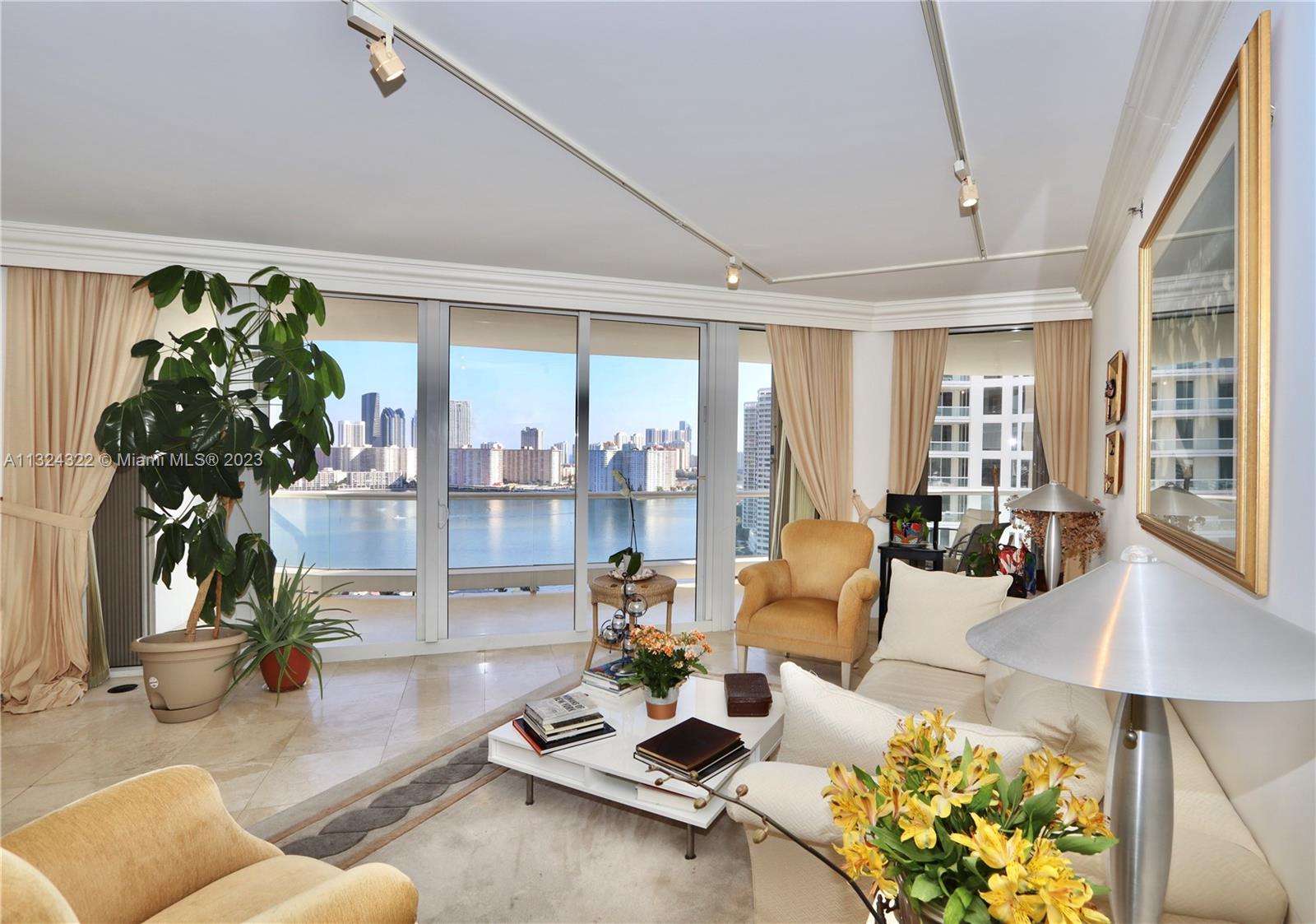 7000 Island Blvd, Aventura, Florida 33160, 3 Bedrooms Bedrooms, ,3 BathroomsBathrooms,Residential,Sold,WILLIAMS ISLAND,Island Blvd,A11324322