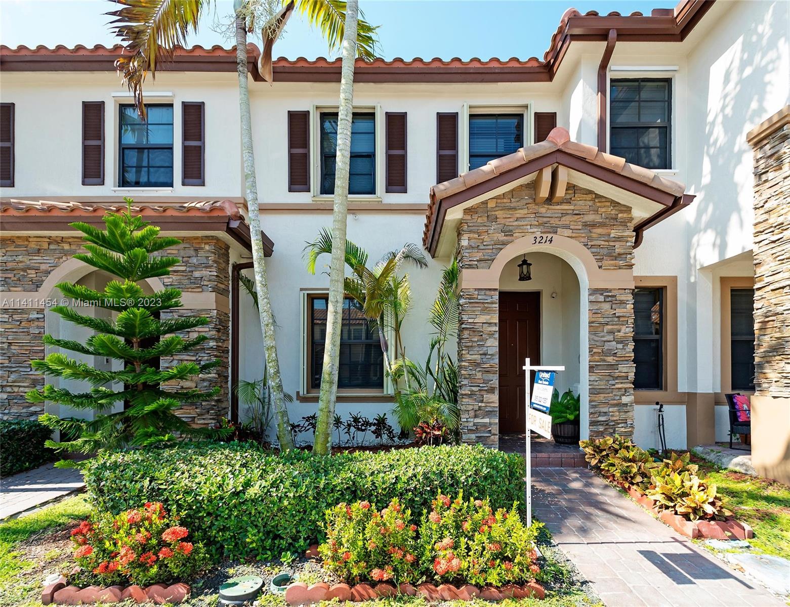 3214 6th St, Homestead, Florida 33033, 2 Bedrooms Bedrooms, ,2 BathroomsBathrooms,Residential,Sold,MARTINIQUE AT OASIS,6th St,A11411454