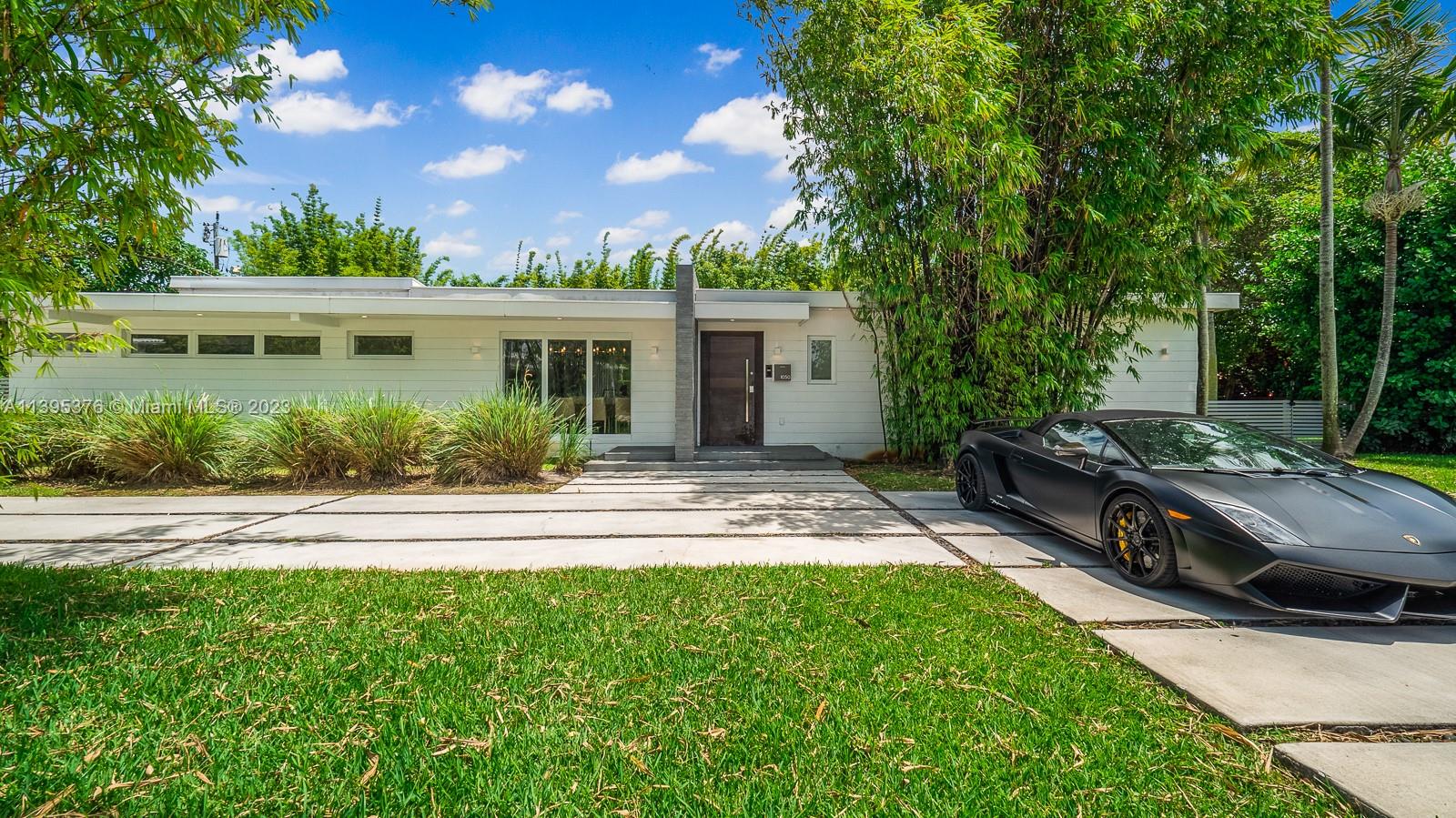 1050 107th St, Miami Shores, Florida 33161, 3 Bedrooms Bedrooms, ,2 BathroomsBathrooms,Residential,Sold,MIAMI SHORES ESTATES,107th St,A11395376