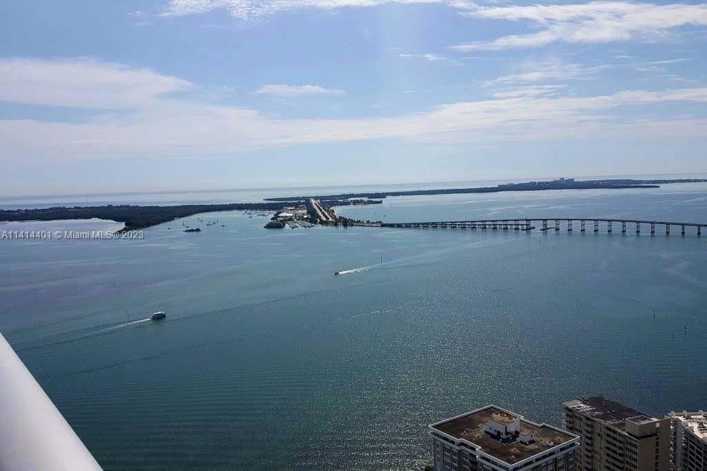 1300 Brickell Bay Dr, Miami, Florida 33131, 2 Bedrooms Bedrooms, ,2 BathroomsBathrooms,Residential,Sold,BRICKELLHOUSE CONDO,Brickell Bay Dr,A11414401