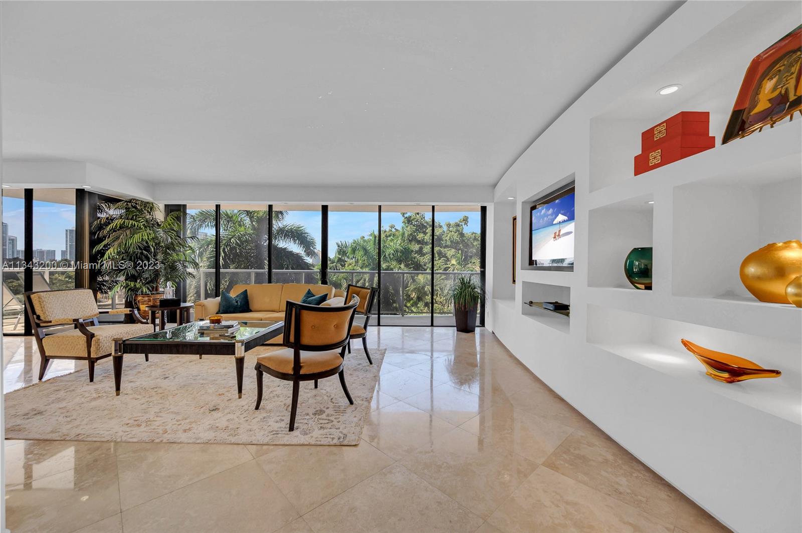 20281 Country Club Dr, Aventura, Florida 33180, 2 Bedrooms Bedrooms, ,2 BathroomsBathrooms,Residential,Sold,The Hamptons,Country Club Dr,A11343200