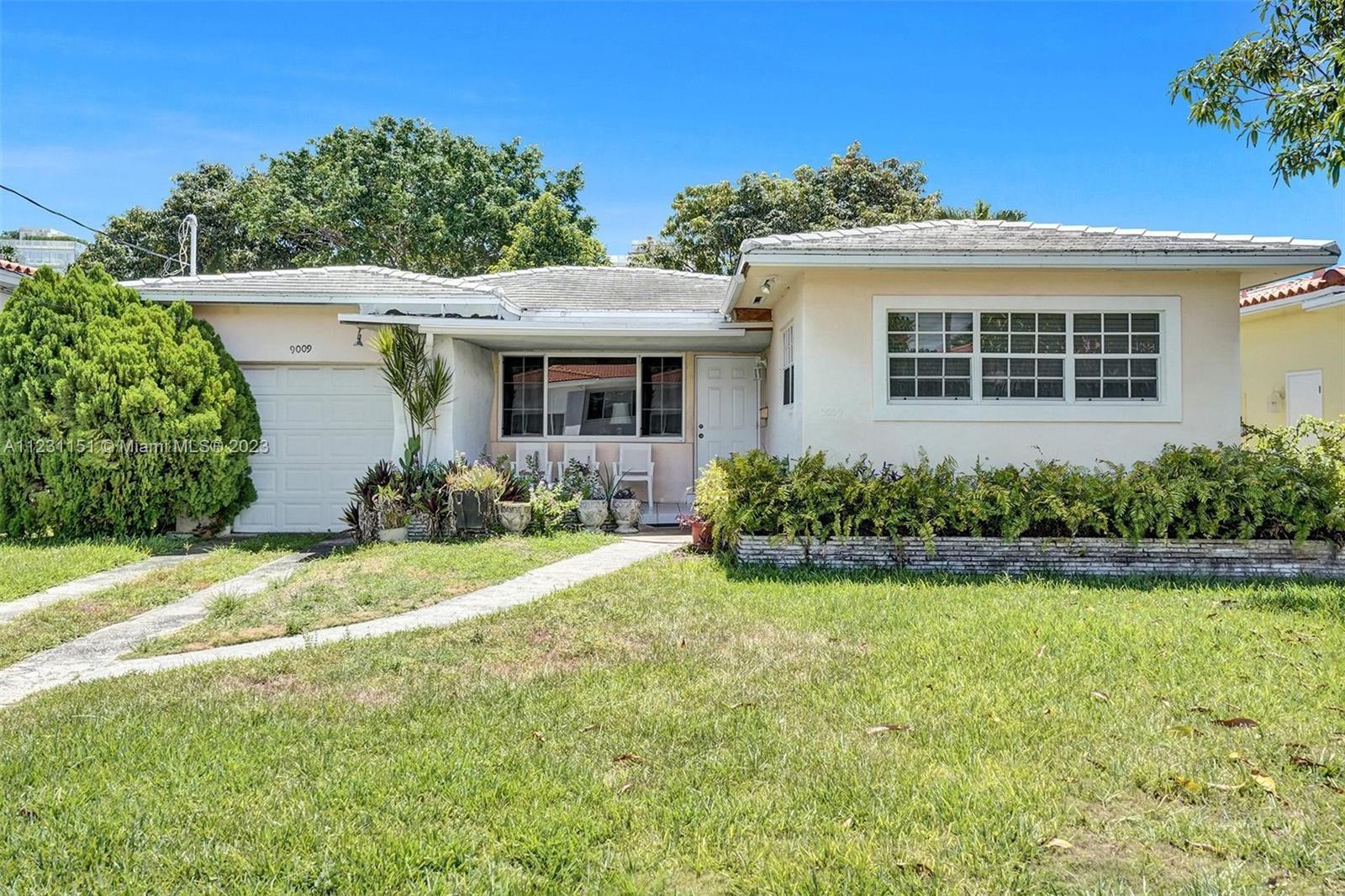 9009 Byron Ave, Surfside, Florida 33154, 3 Bedrooms Bedrooms, ,2 BathroomsBathrooms,Residential,Sold,ALTOS DEL MAR NO 4,Byron Ave,A11231151