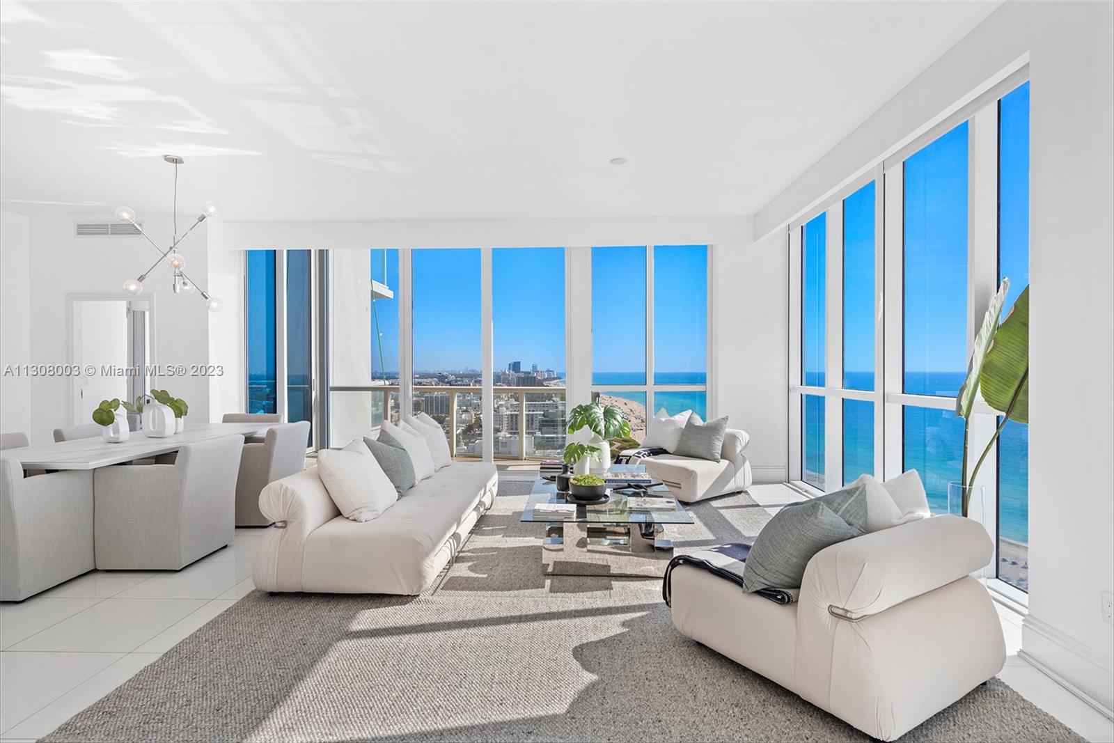 50 Pointe Drive, Miami Beach, Florida 33139, 4 Bedrooms Bedrooms, ,4 BathroomsBathrooms,Residential,Sold,Continuum,Pointe Drive,A11308003