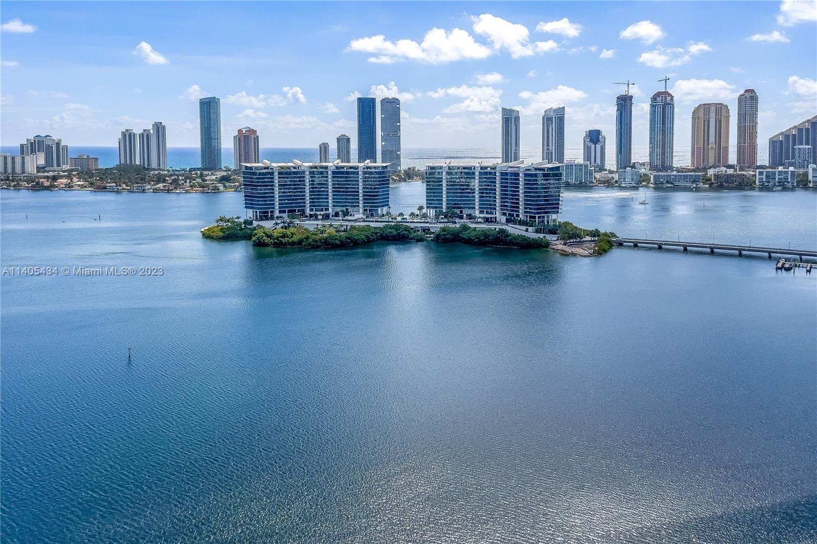 3301 183rd St, Aventura, Florida 33160, 2 Bedrooms Bedrooms, ,2 BathroomsBathrooms,Residential,Sold,THE PENINSULA II CON,183rd St,A11405434