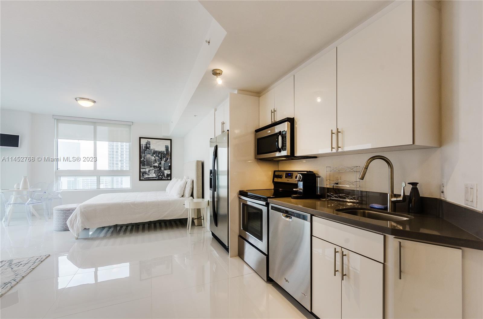 1900 Bayshore Dr, Miami, Florida 33132, ,1 BathroomBathrooms,Residential,Sold,QUANTUM ON THE BAY CONDO,Bayshore Dr,A11452768