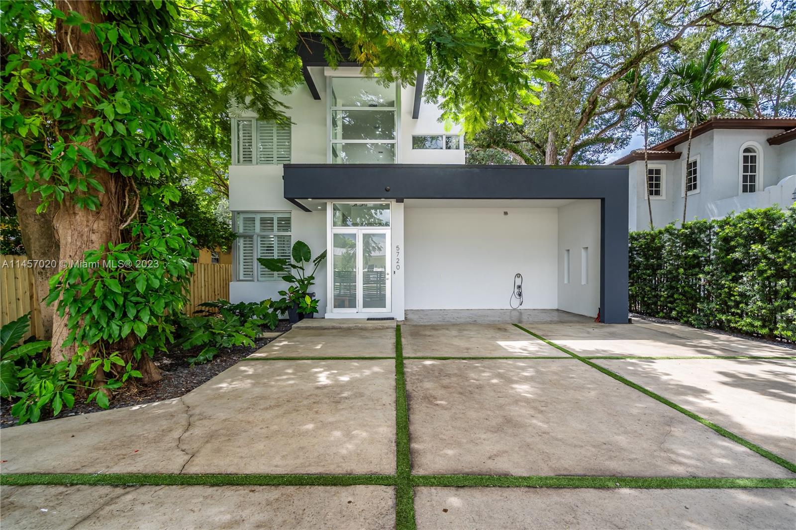 5720 Coral Way, Miami, Florida 33155, 4 Bedrooms Bedrooms, ,3 BathroomsBathrooms,Residential,Sold,CORAL WAY HEIGHTS,Coral Way,A11457020