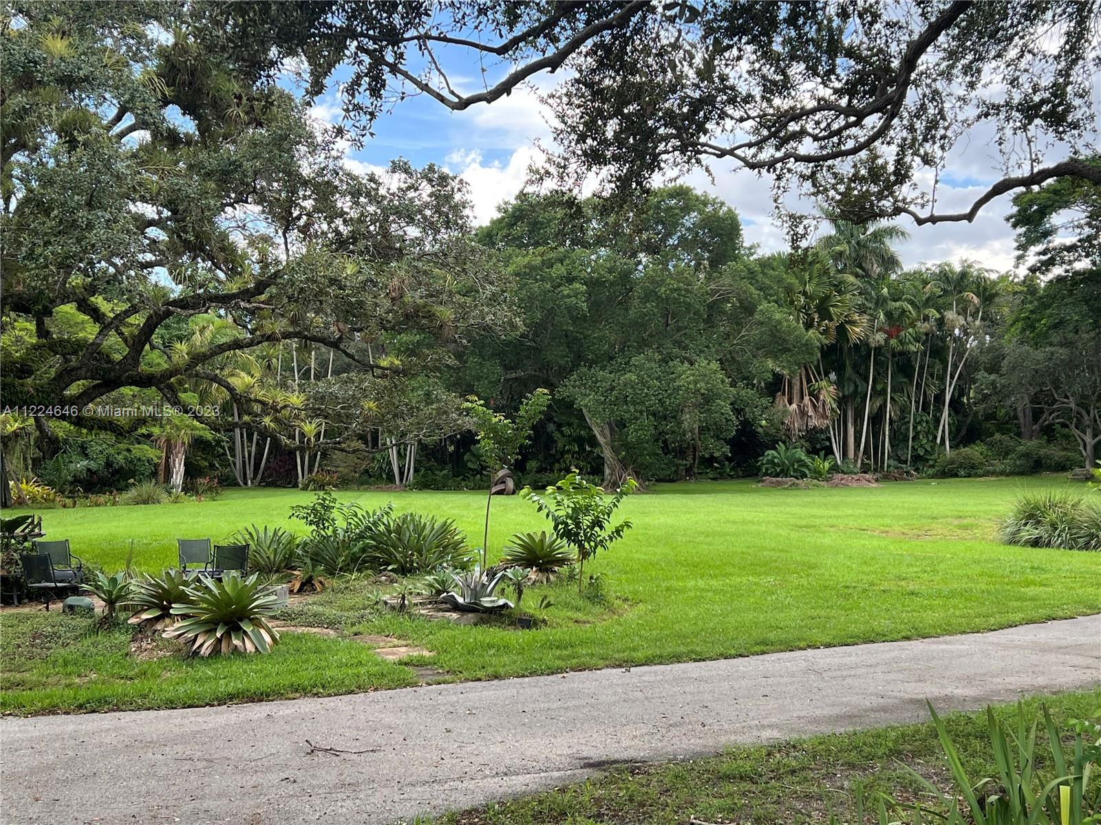 11855 60th Ave, Pinecrest, Florida 33156, 5 Bedrooms Bedrooms, ,8 BathroomsBathrooms,Residential,Sold,AVOCADO LAND CO,60th Ave,A11224646