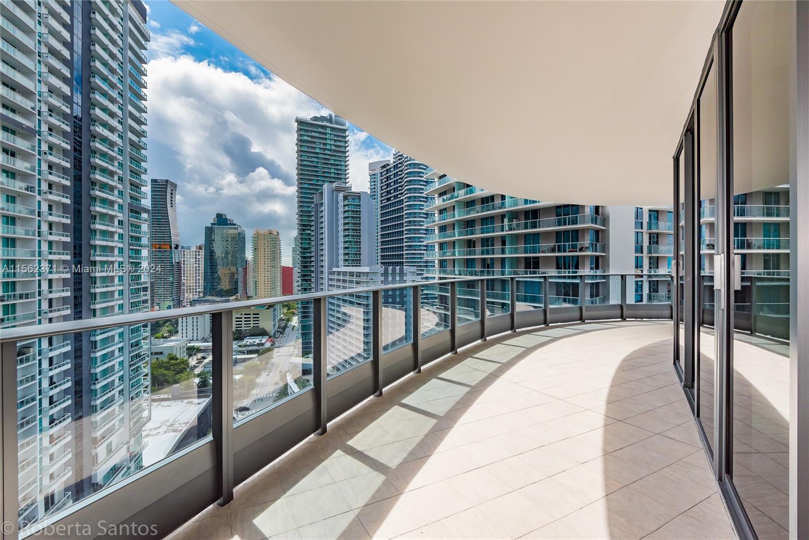 1000 Brickell Plz, Miami, Florida 33131, 3 Bedrooms Bedrooms, ,3 BathroomsBathrooms,Residential Lease,For Rent,BRICKELL FLATIRON CONDO,Brickell Plz,A11562371