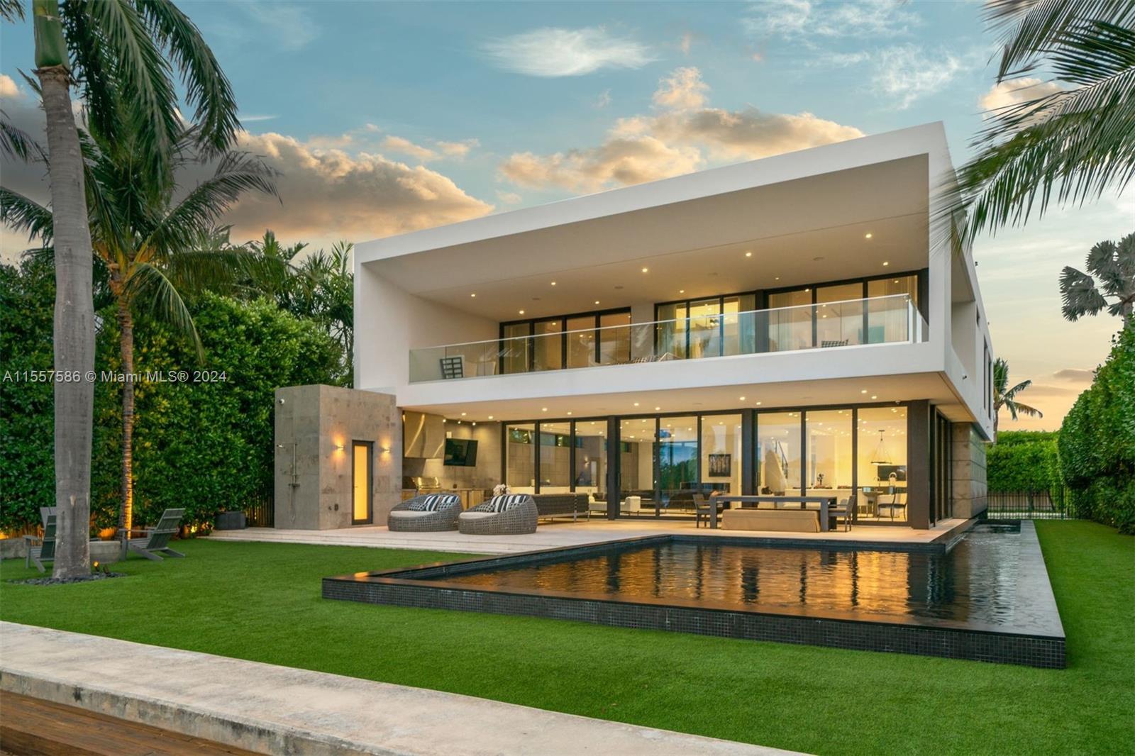700 Lakeview Dr, Miami Beach, Florida 33140, 7 Bedrooms Bedrooms, ,7 BathroomsBathrooms,Residential,Sold,LAKE VIEW SUB,Lakeview Dr,A11557586