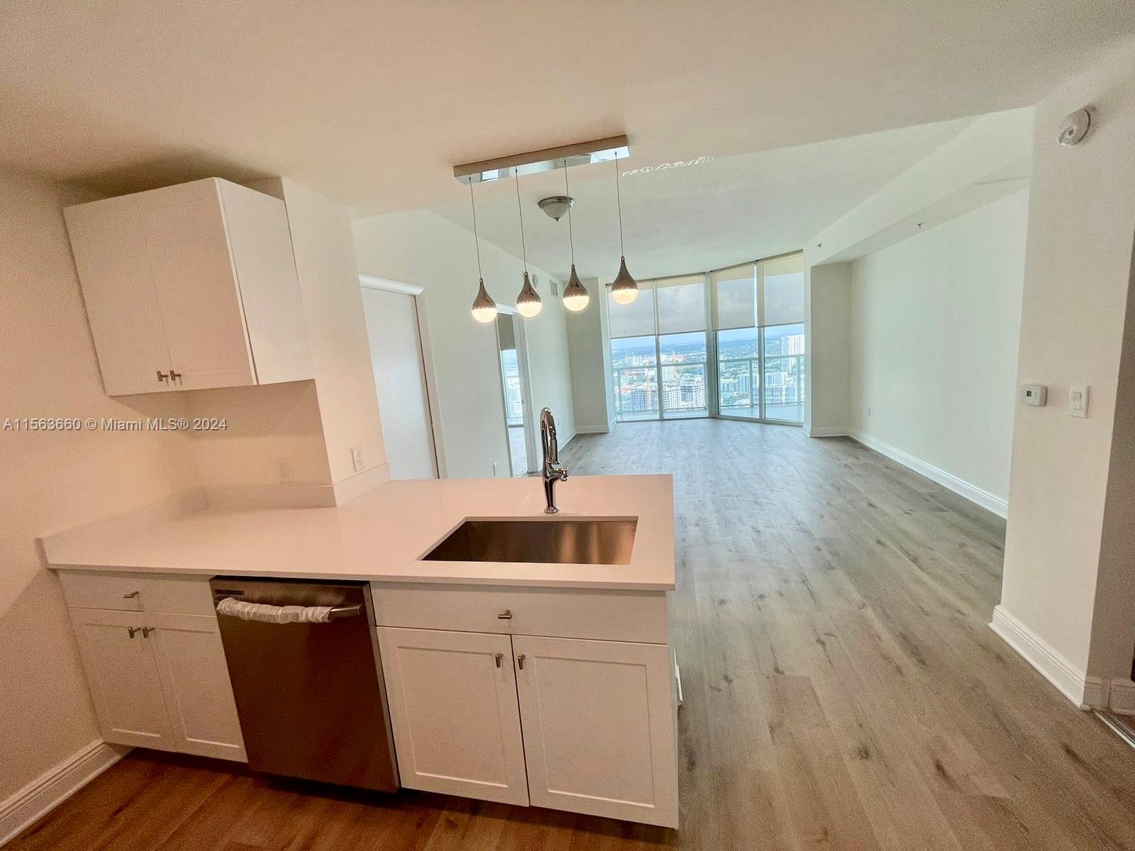 1900 Bayshore Dr, Miami, Florida 33132, 1 Bedroom Bedrooms, ,1 BathroomBathrooms,Residential Lease,For Rent,QUANTUM ON THE BAY CONDO,Bayshore Dr,A11563660