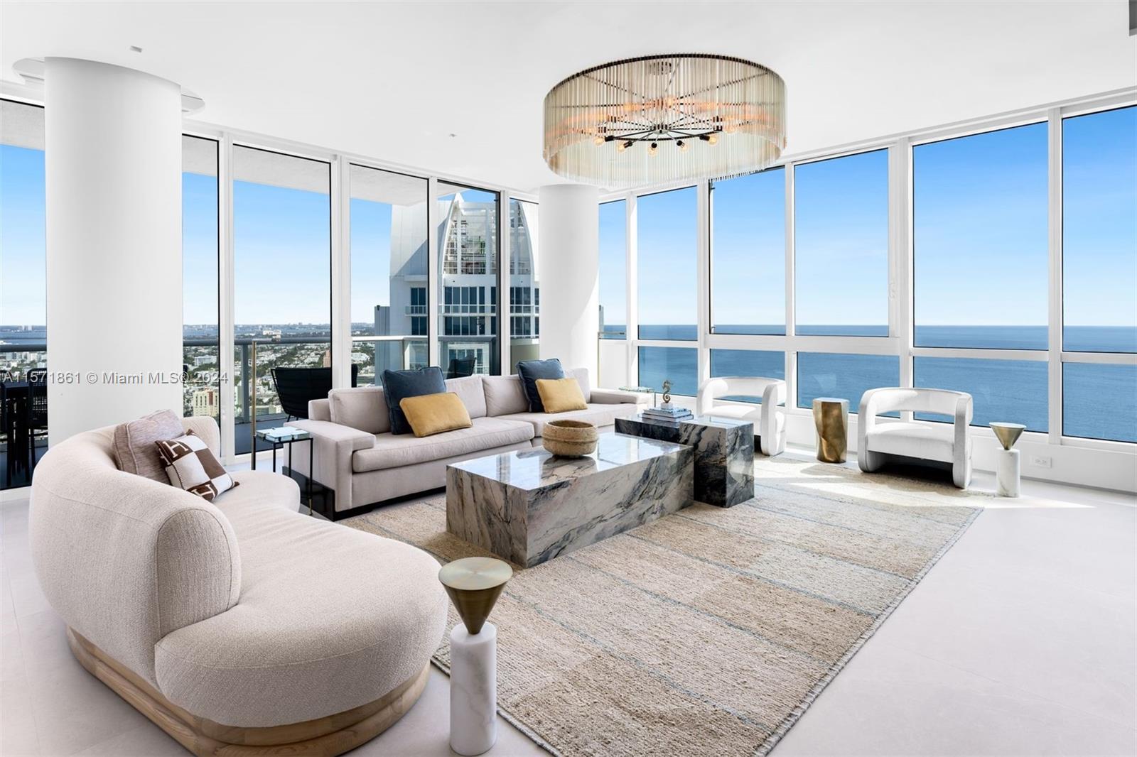 100 Pointe Dr, Miami Beach, Florida 33139, 4 Bedrooms Bedrooms, ,4 BathroomsBathrooms,Residential,Sold,Continuum South Tower,Pointe Dr,A11571861