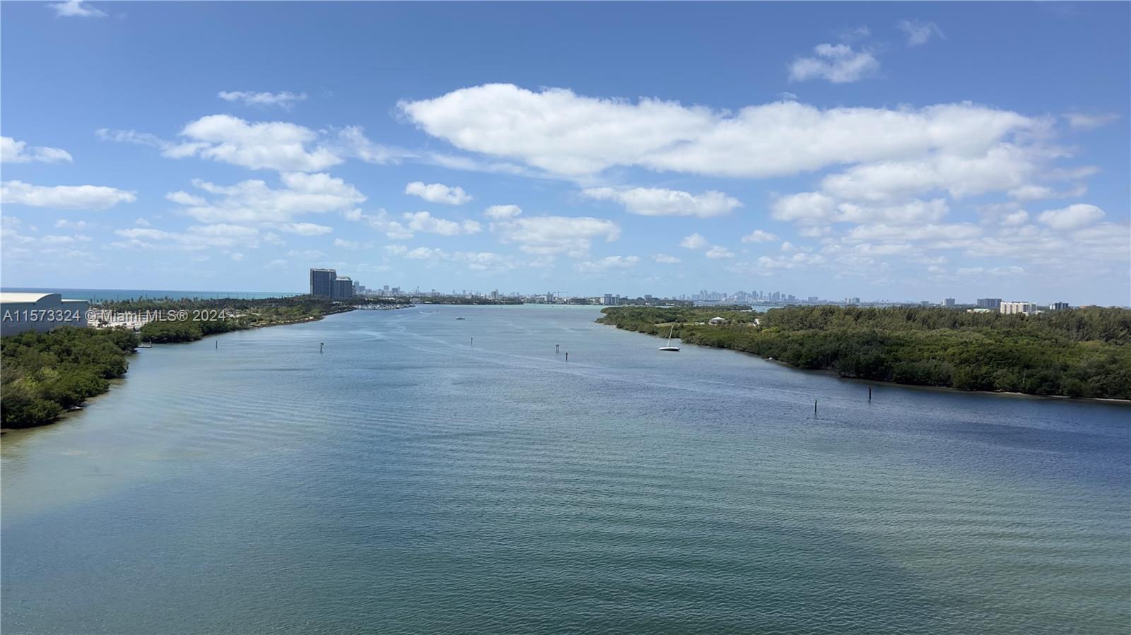 300 Bayview Dr, Sunny Isles Beach, Florida 33160, 1 Bedroom Bedrooms, ,1 BathroomBathrooms,Residential Lease,For Rent,ARLEN HOUSE CONDO,Bayview Dr,A11573324