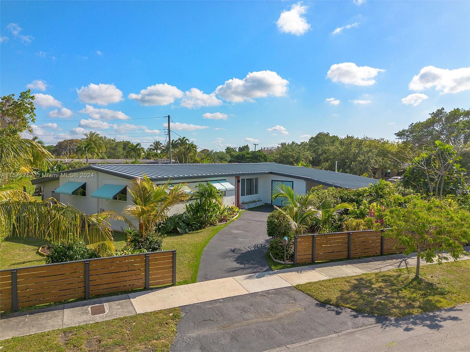 9500 Palm Dr, Cutler Bay, Florida 33157, 3 Bedrooms Bedrooms, ,2 BathroomsBathrooms,Residential,Sold,HOLIDAY HOUSE SEC 1,Palm Dr,A11572752