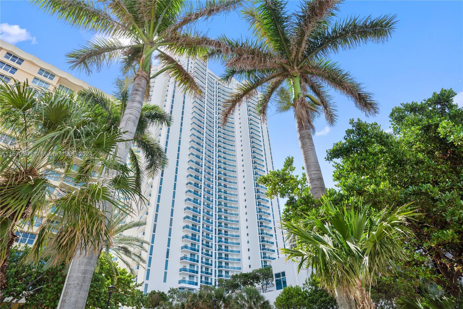 2711 Ocean Dr, Hollywood, Florida 33019, 3 Bedrooms Bedrooms, ,3 BathroomsBathrooms,Residential Lease,For Rent,2711 HOLLYWOOD BEACH COND,Ocean Dr,A11570303