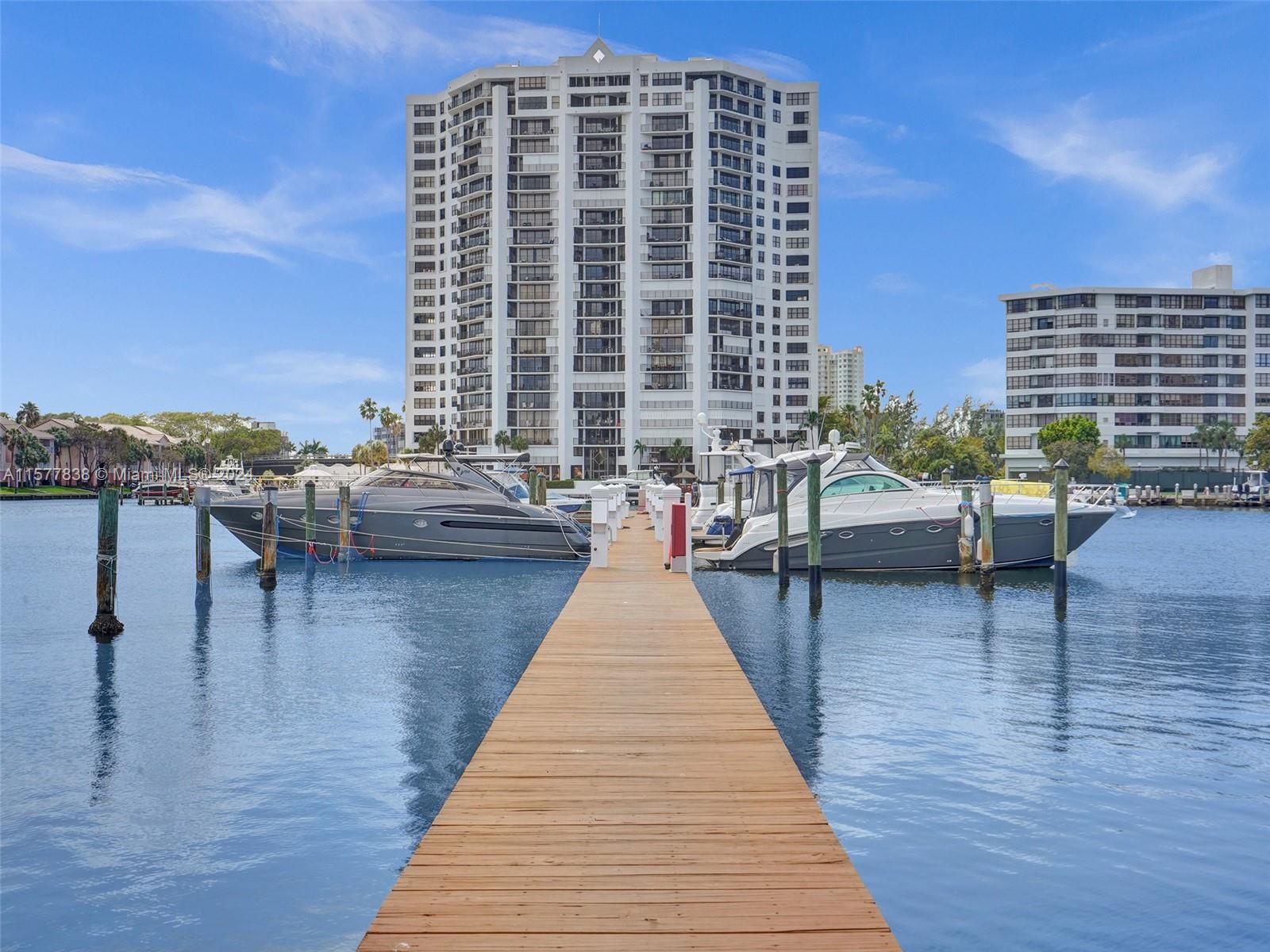 2665 Parkview Dr, Hallandale Beach, Florida 33009, 2 Bedrooms Bedrooms, ,2 BathroomsBathrooms,Residential,Sold,HARBOURWOOD,Parkview Dr,A11577838