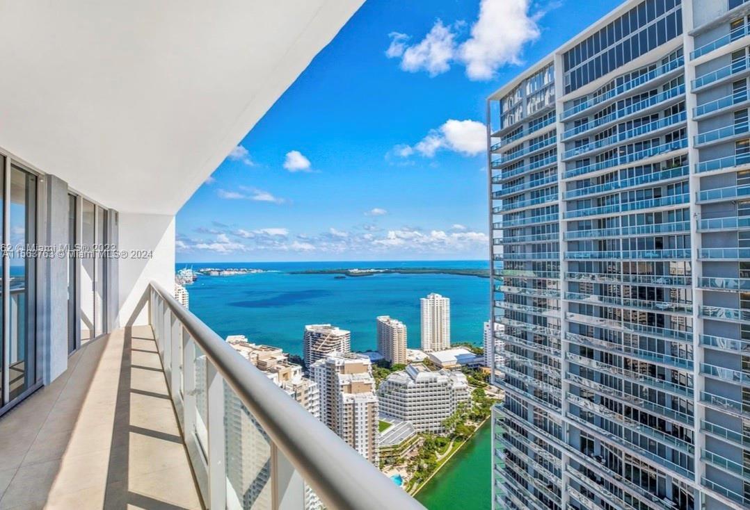 475 Brickell Ave, Miami, Florida 33131, 2 Bedrooms Bedrooms, ,2 BathroomsBathrooms,Residential Lease,For Rent,ICONBRICKELL CONDO NO 1,Brickell Ave,A11563763