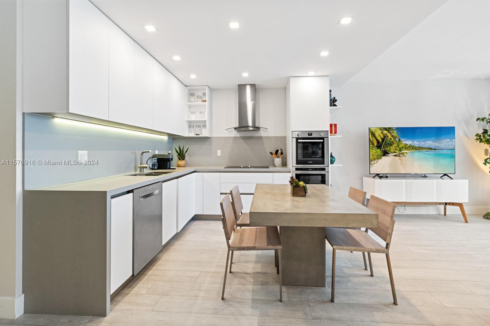 2301 Collins Av, Miami Beach, Florida 33139, 2 Bedrooms Bedrooms, ,2 BathroomsBathrooms,Residential Lease,For Rent,RONEY PALACE CONDO,Collins Av,A11576916