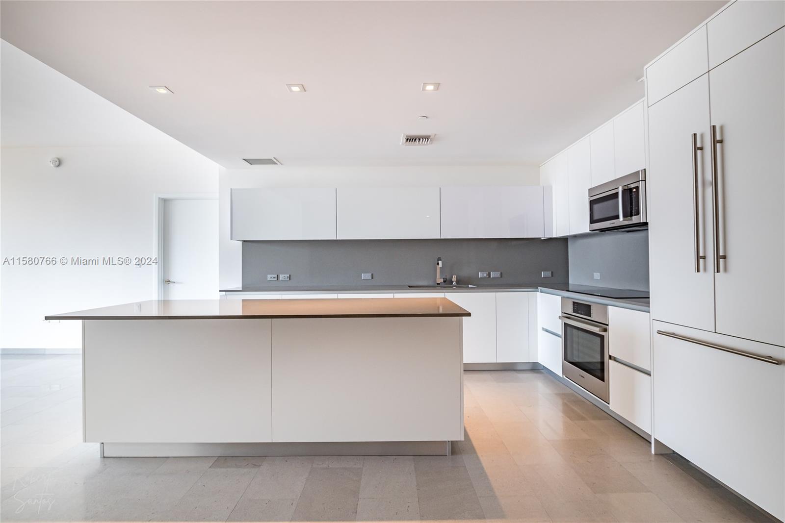 88 7th St, Miami, Florida 33130, 3 Bedrooms Bedrooms, ,3 BathroomsBathrooms,Residential Lease,For Rent,RISE CONDO,7th St,A11580766