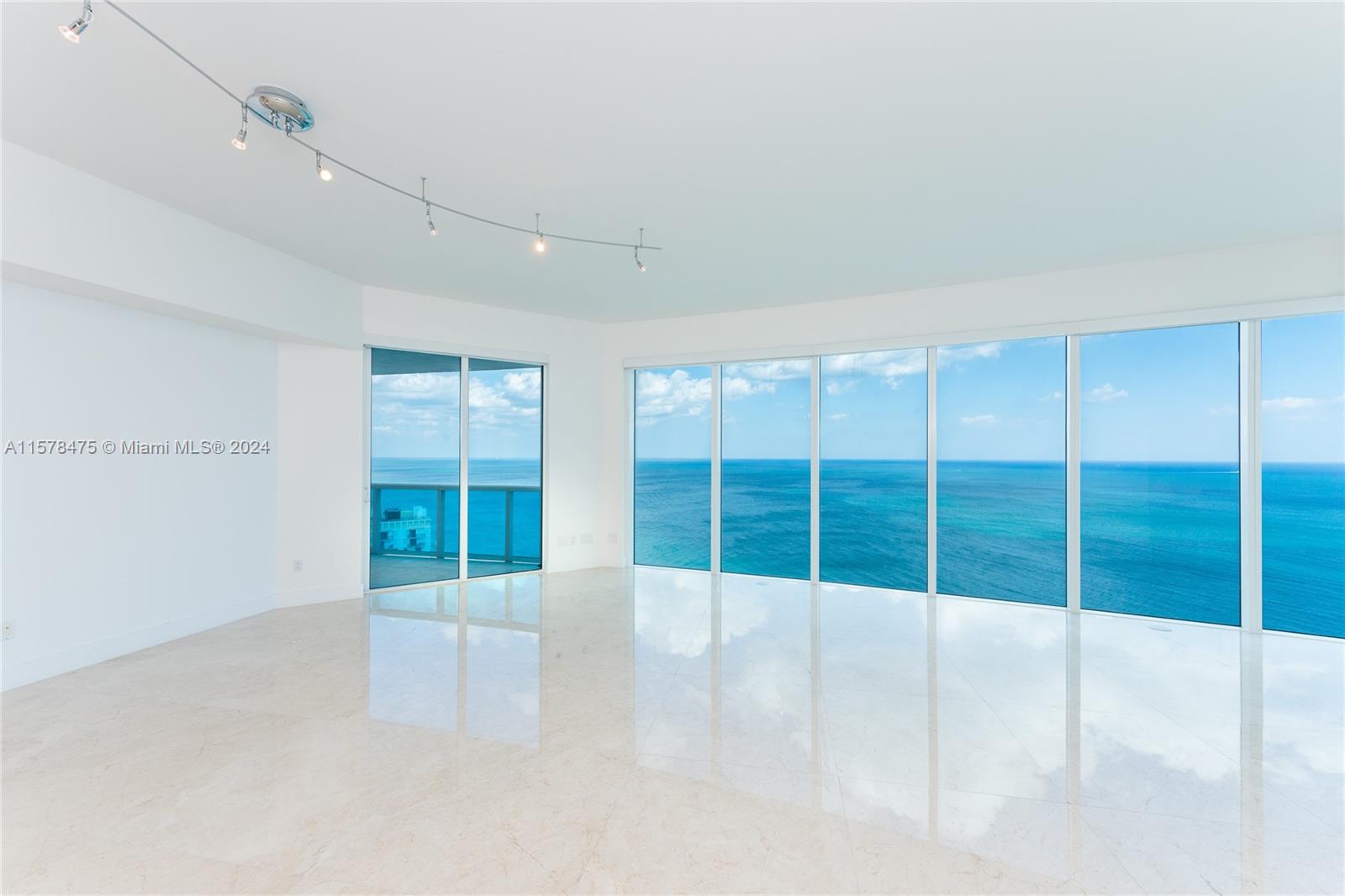 2711 Ocean Dr, Hollywood, Florida 33019, 3 Bedrooms Bedrooms, ,3 BathroomsBathrooms,Residential Lease,For Rent,2711 HOLLYWOOD BEACH COND,Ocean Dr,A11578475