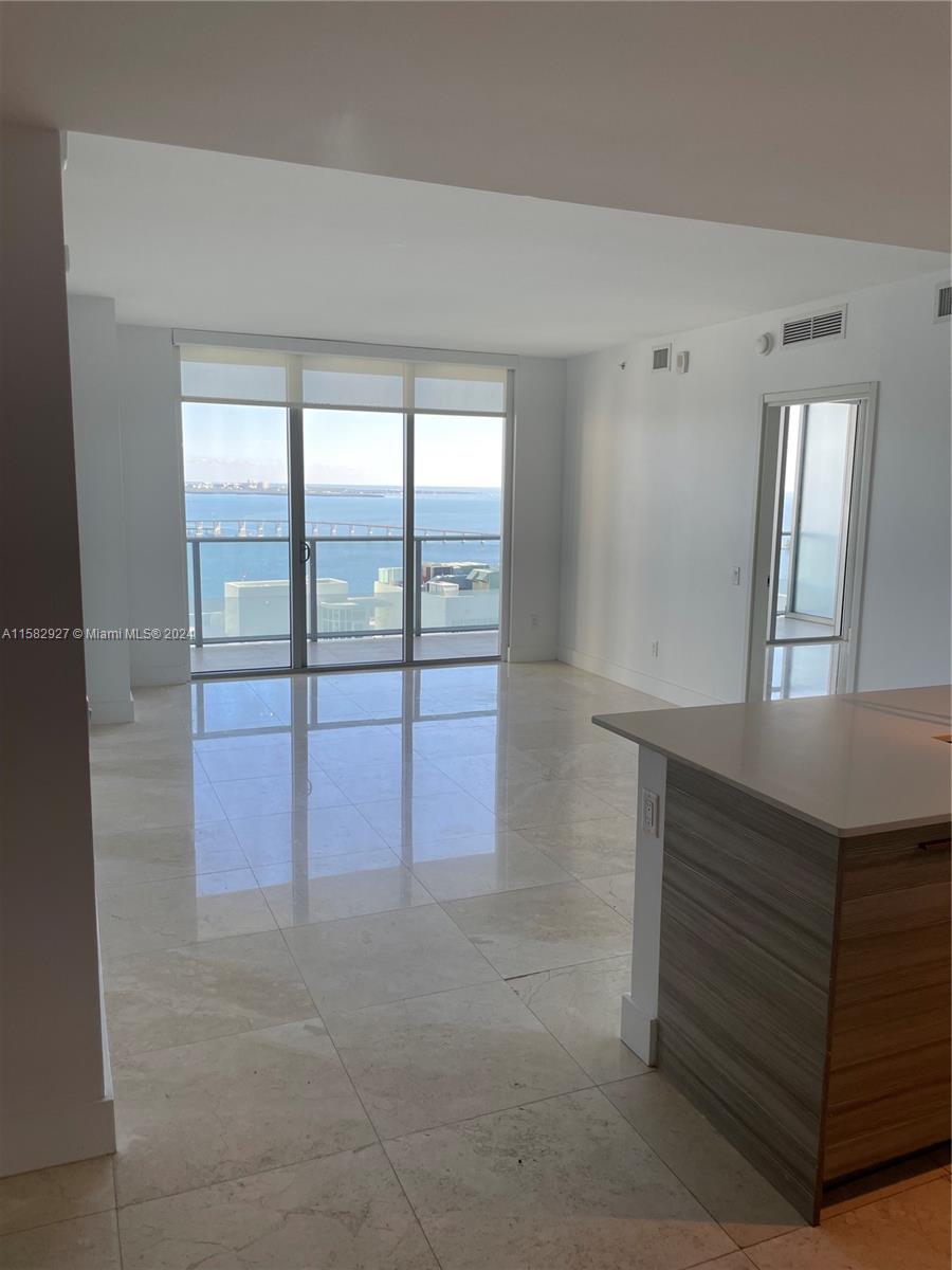 1300 Brickell Bay Dr, Miami, Florida 33131, 2 Bedrooms Bedrooms, ,2 BathroomsBathrooms,Residential Lease,For Rent,BRICKELLHOUSE CONDO,Brickell Bay Dr,A11582927