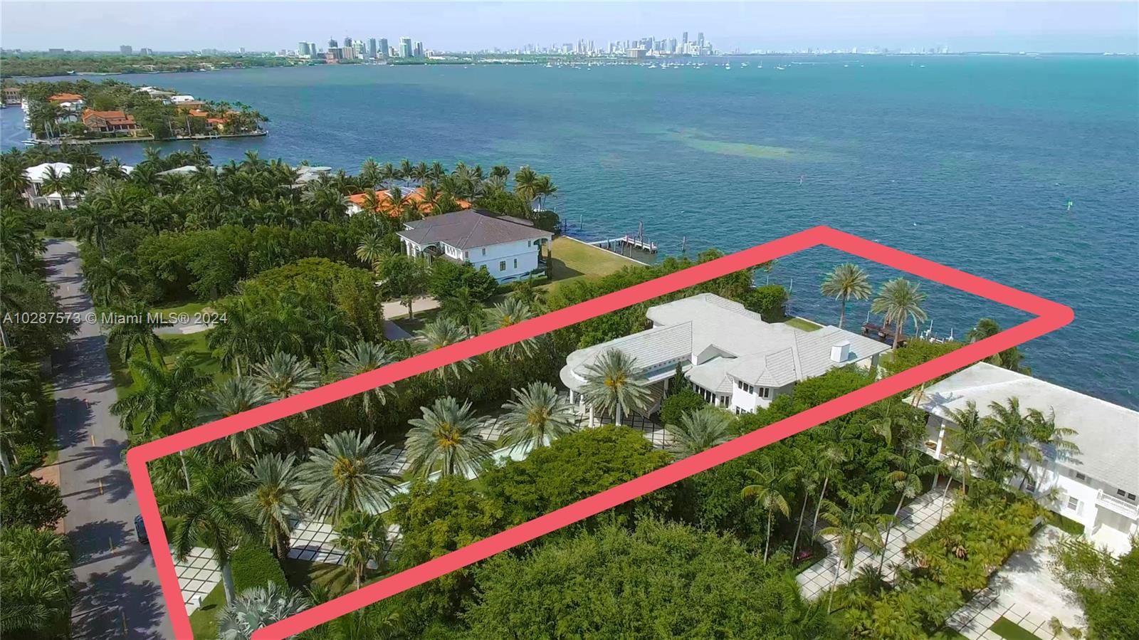 12 Tahiti Beach Island Rd, Coral Gables, Florida 33143, 6 Bedrooms Bedrooms, ,7 BathroomsBathrooms,Residential,For Sale,Tahiti Beach in Cocoplum,Tahiti Beach Island Rd,A10287573