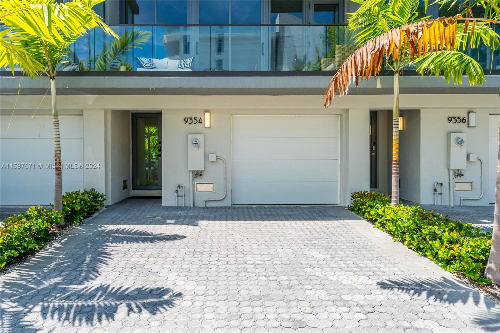 9350 Bay Harbor Ter, Bay Harbor Islands, Florida 33154, 4 Bedrooms Bedrooms, ,3 BathroomsBathrooms,Residential Lease,For Rent,INDIAN CREEK GOLF CLUB IS,Bay Harbor Ter,A11587671