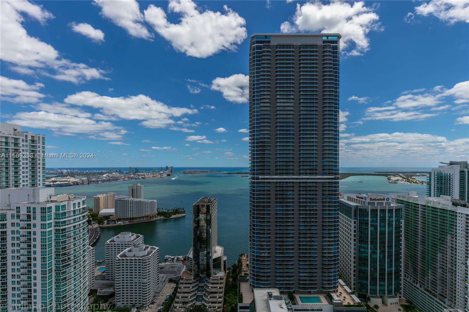 1010 Brickell Ave, Miami, Florida 33131, 2 Bedrooms Bedrooms, ,3 BathroomsBathrooms,Residential Lease,For Rent,1010 BRICKELL CONDO,Brickell Ave,A11589363