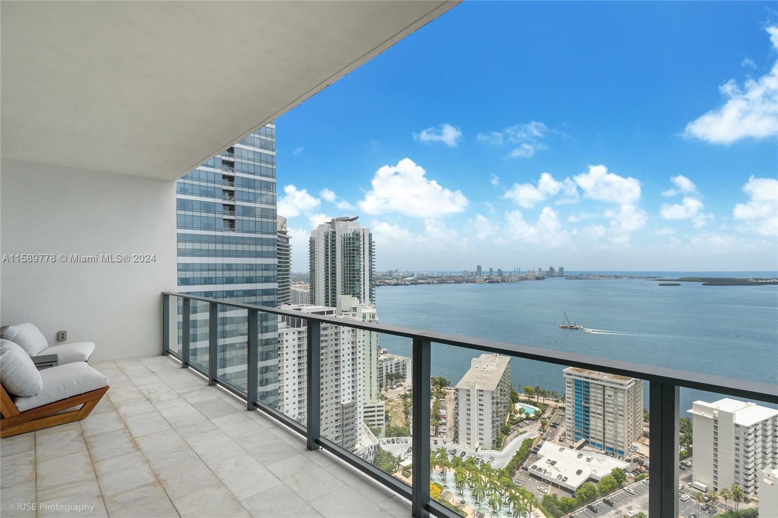 1451 Brickell Ave, Miami, Florida 33131, 2 Bedrooms Bedrooms, ,3 BathroomsBathrooms,Residential Lease,For Rent,ECHO BRICKELL CONDO,Brickell Ave,A11589778