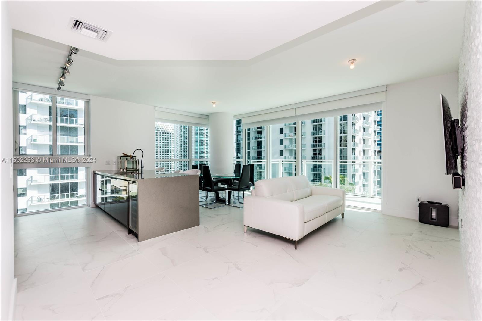 1080 Brickell Ave, Miami, Florida 33131, 2 Bedrooms Bedrooms, ,2 BathroomsBathrooms,Residential Lease,For Rent,THE BOND (1080 BRICKELL),Brickell Ave,A11592253