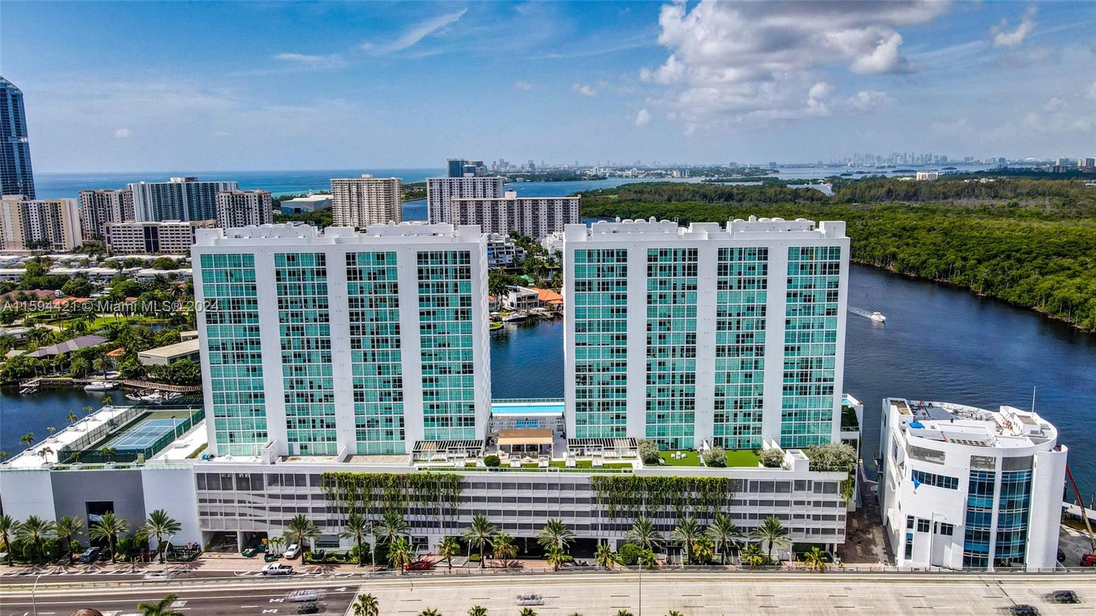 400 Sunny Isles Blvd, Sunny Isles Beach, Florida 33160, 3 Bedrooms Bedrooms, ,3 BathroomsBathrooms,Residential Lease,For Rent,400 SUNNY ISLES CONDO EAS,Sunny Isles Blvd,A11594421