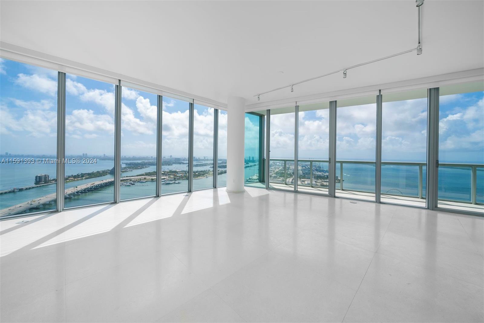 888 Biscayne Blvd, Miami, Florida 33132, 3 Bedrooms Bedrooms, ,3 BathroomsBathrooms,Residential,For Sale,Marina Blue,Biscayne Blvd,A11591393