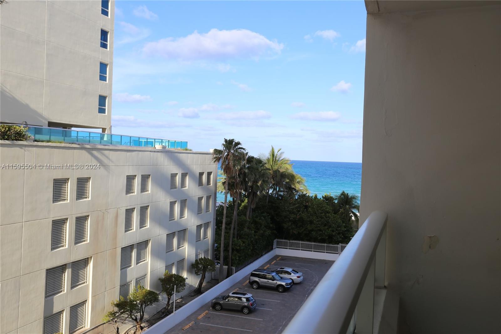 5005 COLLINS AV, Miami Beach, Florida 33140, 1 Bedroom Bedrooms, ,1 BathroomBathrooms,Residential Lease,For Rent,THE CARRIAGE CLUB,COLLINS AV,A11595504