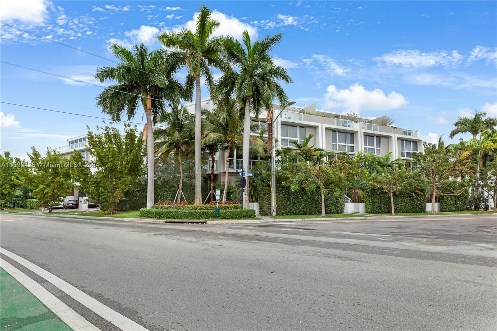 1000 99th St, Bay Harbor Islands, Florida 33154, 5 Bedrooms Bedrooms, ,4 BathroomsBathrooms,Residential Lease,For Rent,BAY HARBOR ISLAND,99th St,A11596426