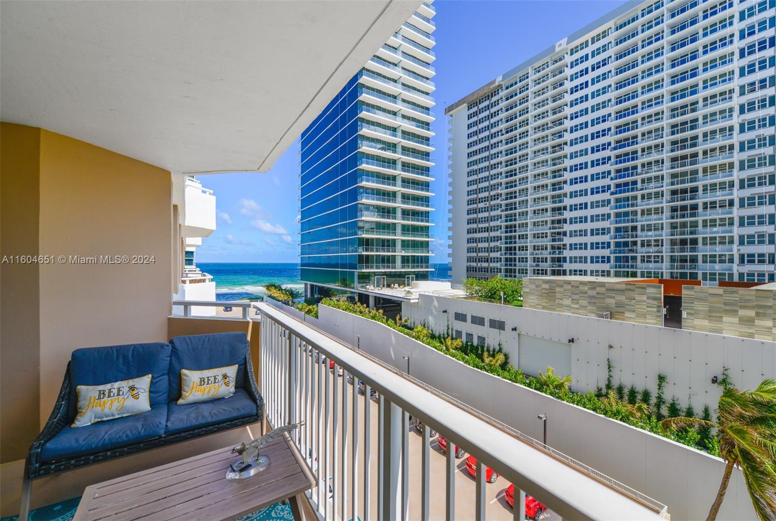 1980 Ocean Dr, Hallandale Beach, Florida 33009, 2 Bedrooms Bedrooms, ,2 BathroomsBathrooms,Residential Lease,For Rent,HEMISPHERES CONDO,Ocean Dr,A11604651