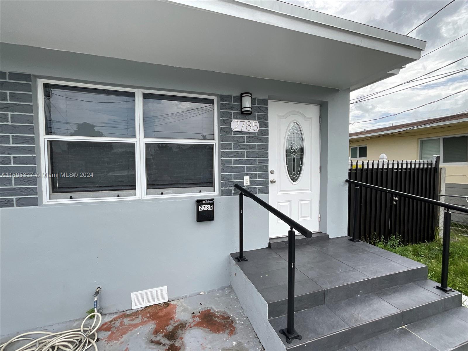 2785 33rd Ct, Miami, Florida 33133, 2 Bedrooms Bedrooms, ,1 BathroomBathrooms,Residential Lease,For Rent,SILVER BLUFF GARDENS,33rd Ct,A11605327