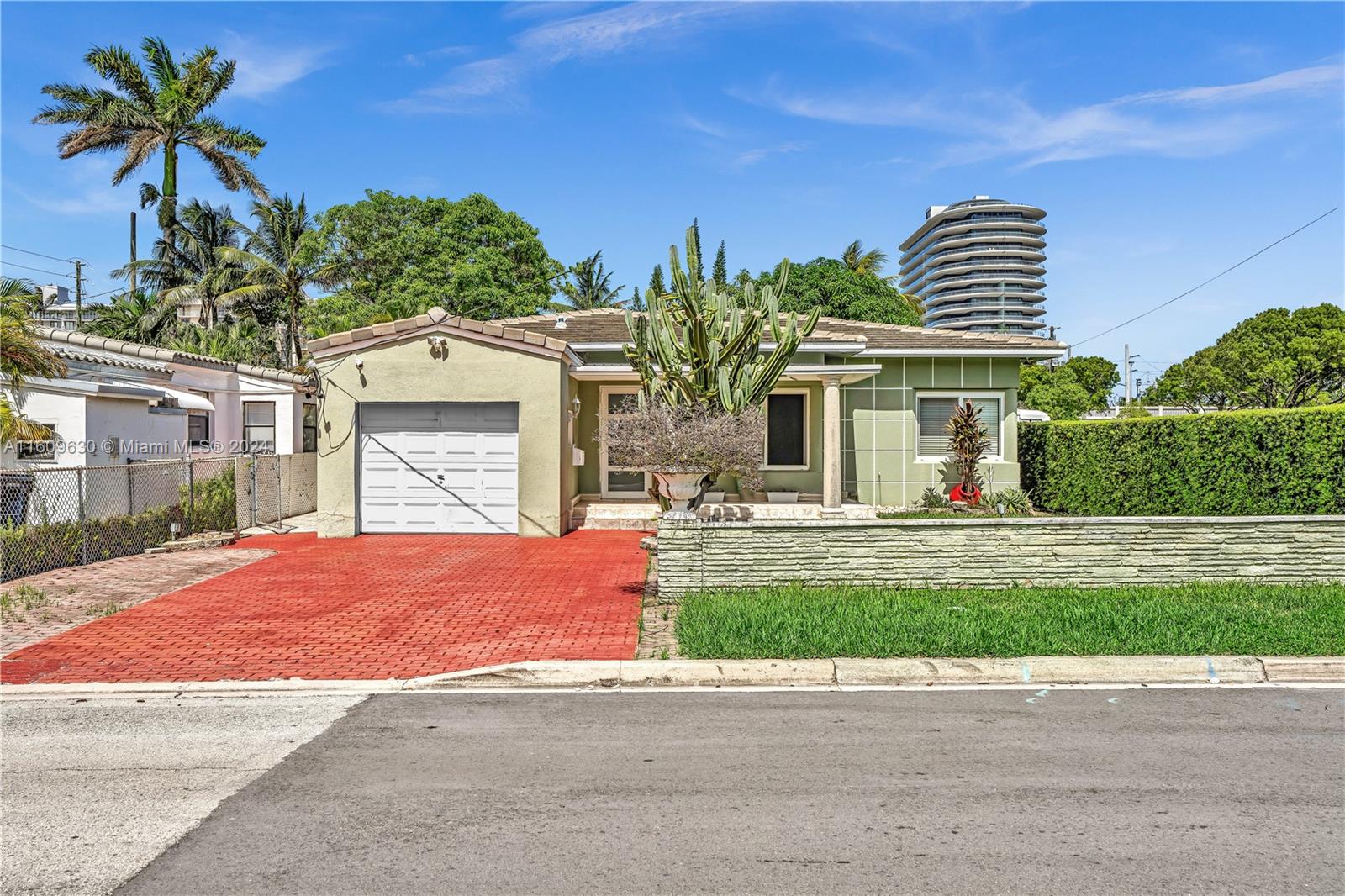 8753 Byron Ave, Surfside, Florida 33154, 3 Bedrooms Bedrooms, ,3 BathroomsBathrooms,Residential Lease,For Rent,SECOND AMD PLAT OF NORMAN,Byron Ave,A11609630