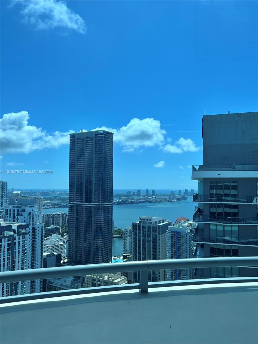 60 13th St, Miami, Florida 33130, 2 Bedrooms Bedrooms, ,2 BathroomsBathrooms,Residential Lease,For Rent,INFINITY AT BRICKELL COND,13th St,A11616375