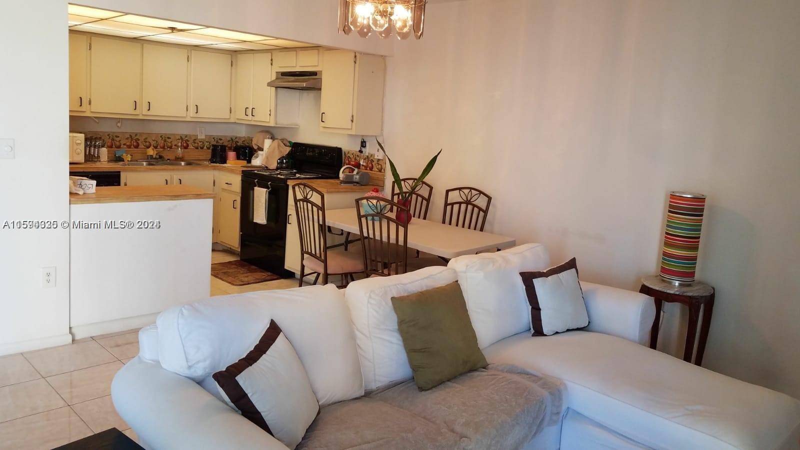 210 174th St, Sunny Isles Beach, Florida 33160, 1 Bedroom Bedrooms, ,1 BathroomBathrooms,Residential Lease,For Rent,WINSTON TOWERS 600 CONDO,174th St,A11594335