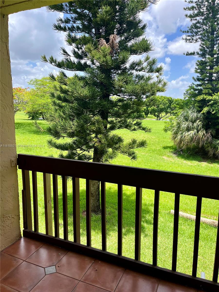 281 Park Dr, Miami, Florida 33172, 2 Bedrooms Bedrooms, ,2 BathroomsBathrooms,Residential Lease,For Rent,INDIAN SUMMER VILG CONDO,Park Dr,A11618821