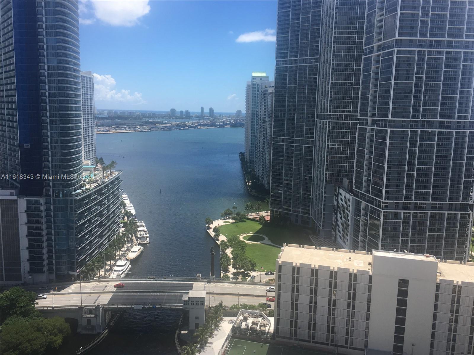 31 5th St, Miami, Florida 33131, 2 Bedrooms Bedrooms, ,2 BathroomsBathrooms,Residential Lease,For Rent,BRICKELL ON THE RIVER N T,5th St,A11618343