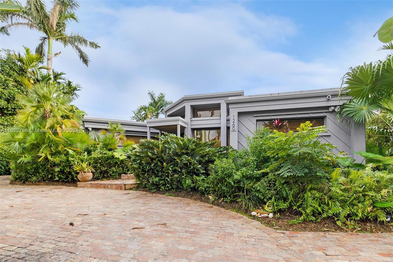 1260 97th St, Bay Harbor Islands, Florida 33154, 4 Bedrooms Bedrooms, ,2 BathroomsBathrooms,Residential Lease,For Rent,BAY HARBOR ISLAND,97th St,A11622798