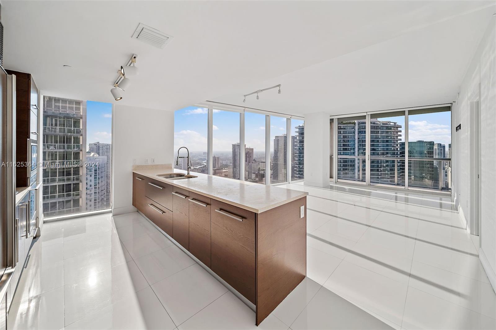 475 Brickell Ave, Miami, Florida 33131, 2 Bedrooms Bedrooms, ,2 BathroomsBathrooms,Residential,For Sale,IconBrickell tower I,Brickell Ave,A11625364