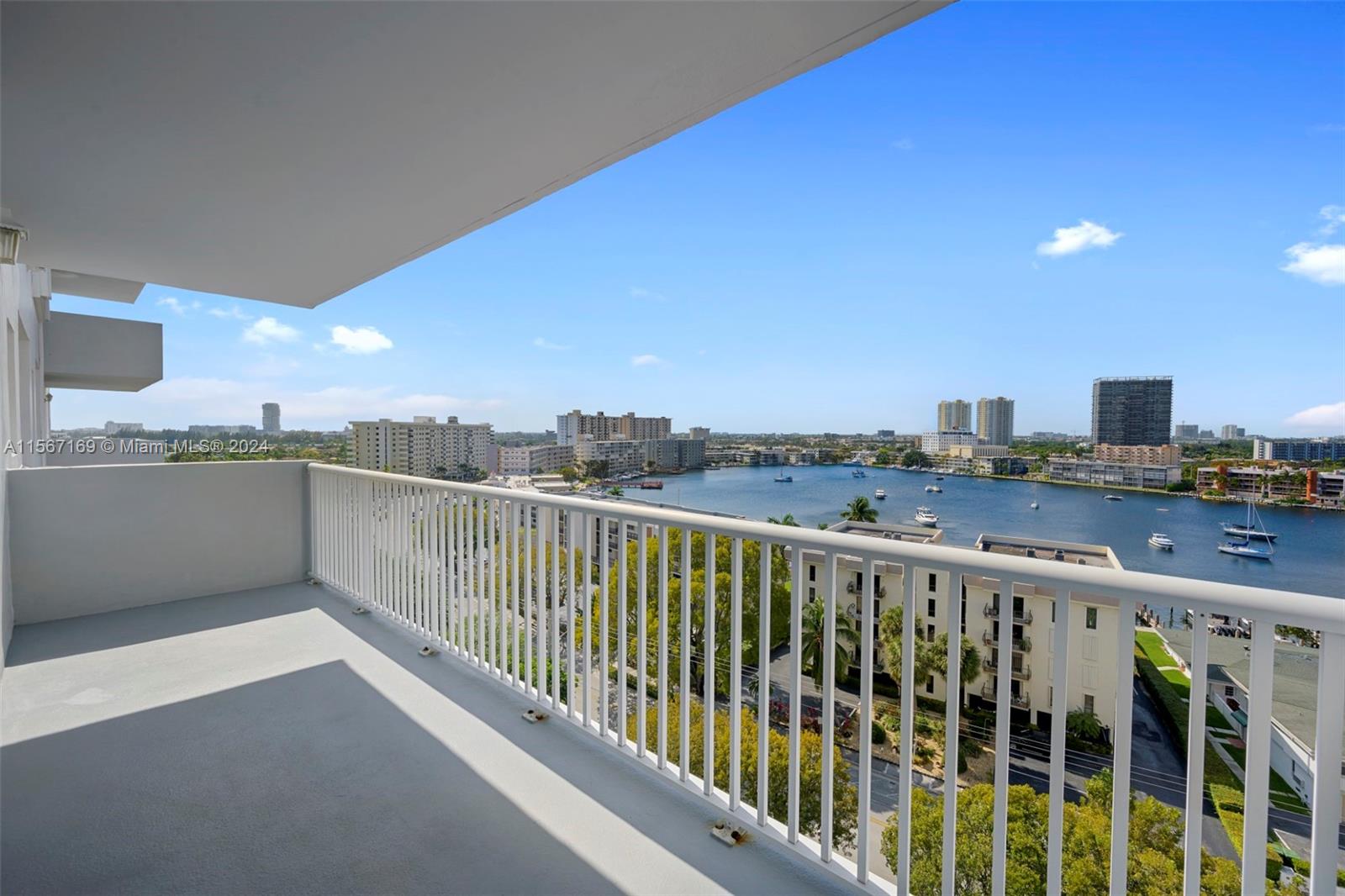 137 Golden Isles Dr, Hallandale Beach, Florida 33009, 2 Bedrooms Bedrooms, ,2 BathroomsBathrooms,Residential,Sold,Golden Surf Towers Condo,Golden Isles Dr,A11567169