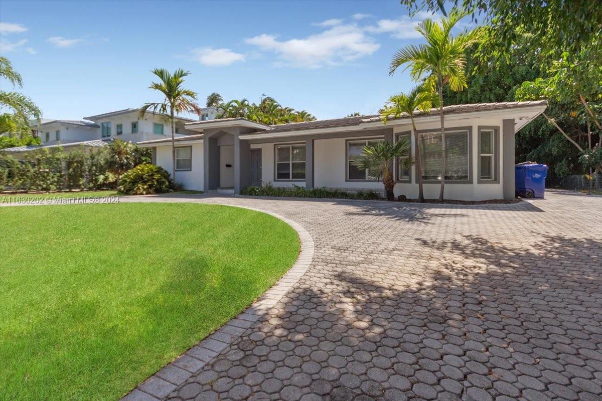 130 Bal Cross Dr, Bal Harbour, Florida 33154, 3 Bedrooms Bedrooms, ,2 BathroomsBathrooms,Residential Lease,For Rent,BAL HARBOUR RESIDENTIAL S,Bal Cross Dr,A11630202