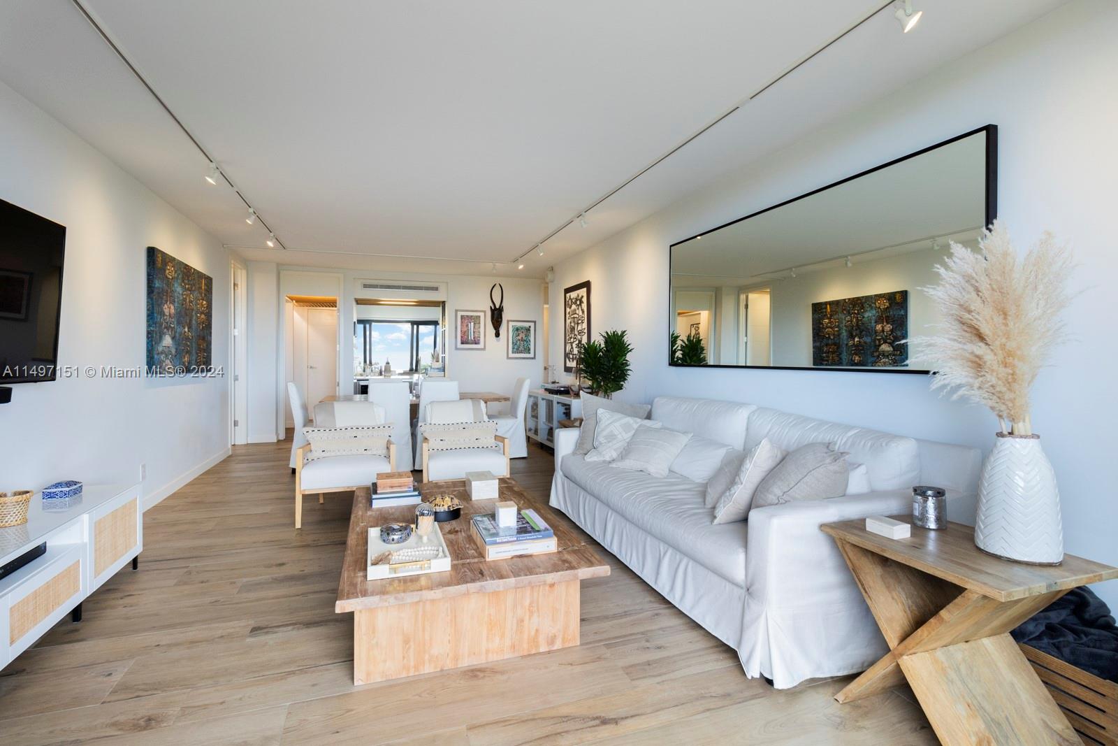 90 Edgewater Dr, Coral Gables, Florida 33133, 3 Bedrooms Bedrooms, ,2 BathroomsBathrooms,Residential,Sold,GABLES WATERWAY TOWERS CO,Edgewater Dr,A11497151