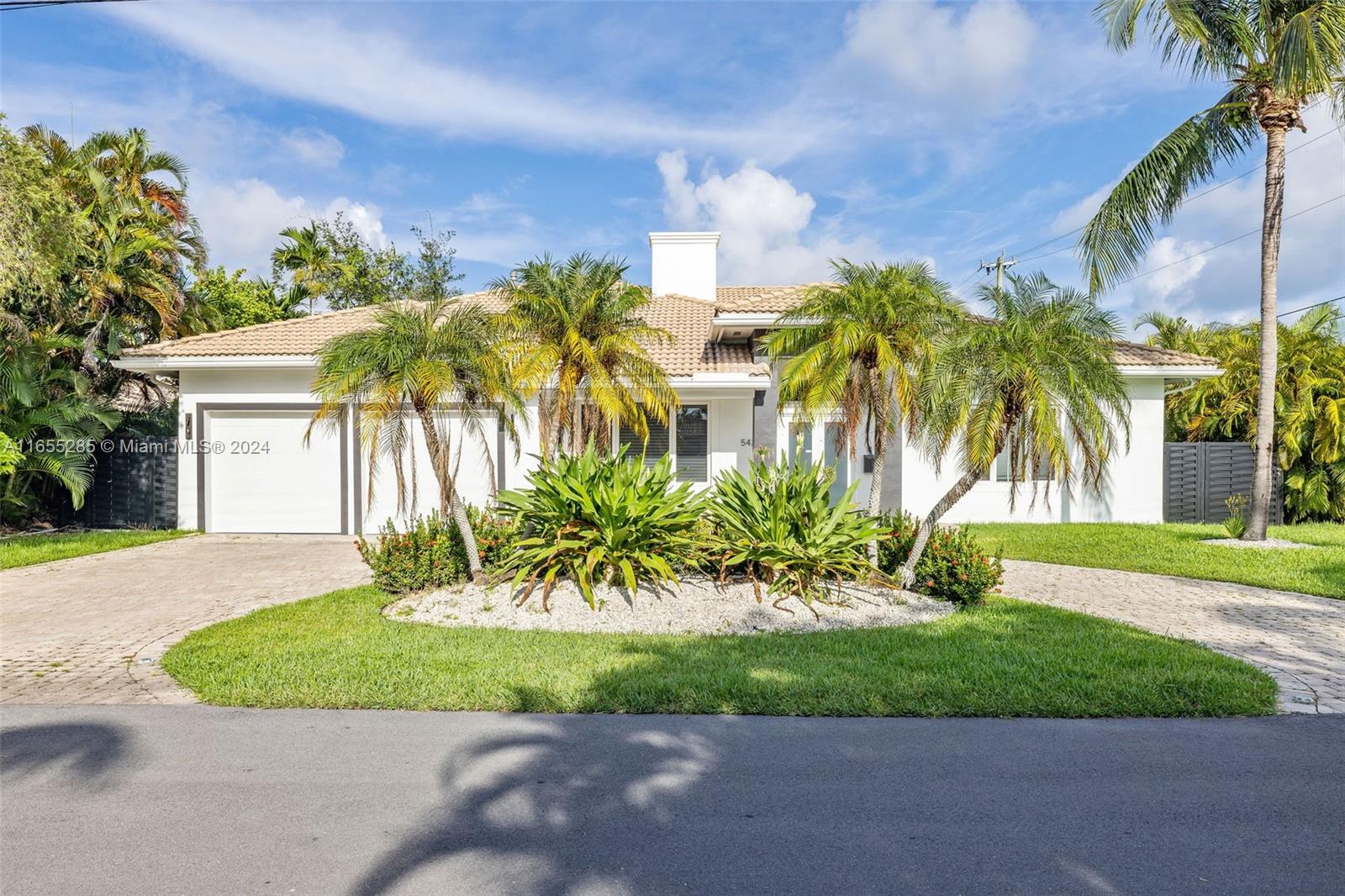 543 Hibiscus Dr, Hallandale Beach, Florida 33009, 5 Bedrooms Bedrooms, ,4 BathroomsBathrooms,Residential,For Sale,GOLDEN ISLES SEC,Hibiscus Dr,A11655285