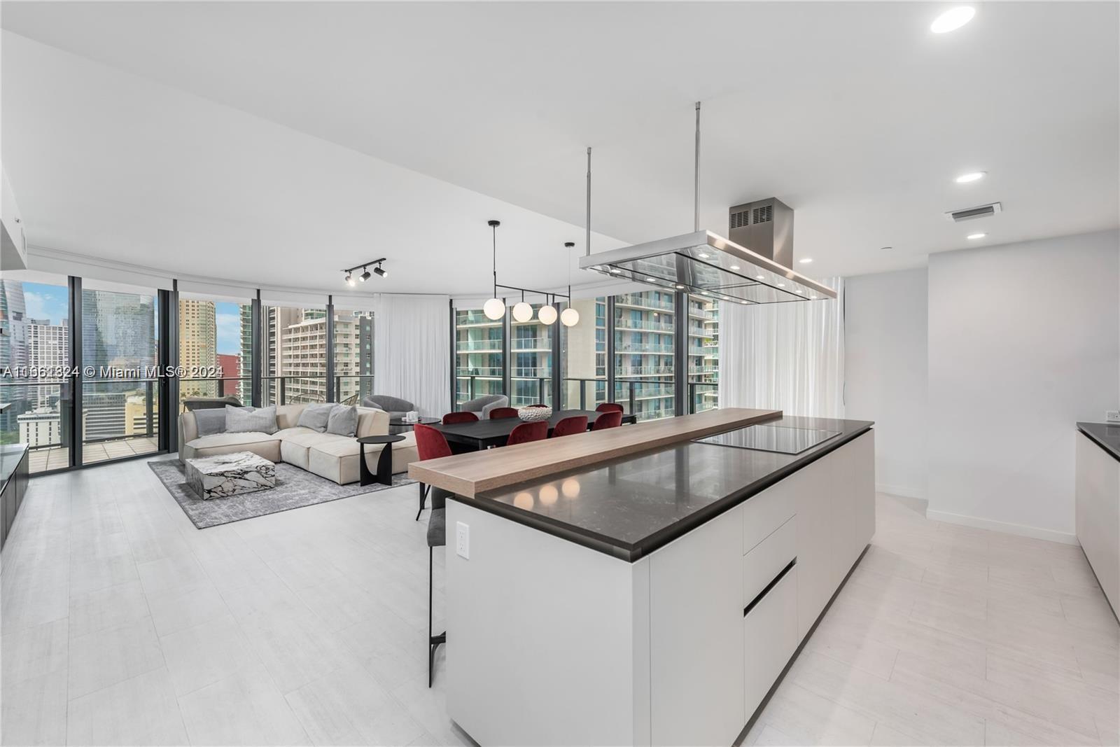 1000 Brickell Plz, Miami, Florida 33131, 3 Bedrooms Bedrooms, ,3 BathroomsBathrooms,Residential,Sold,Brickell Flatiron Condo,Brickell Plz,A11661324