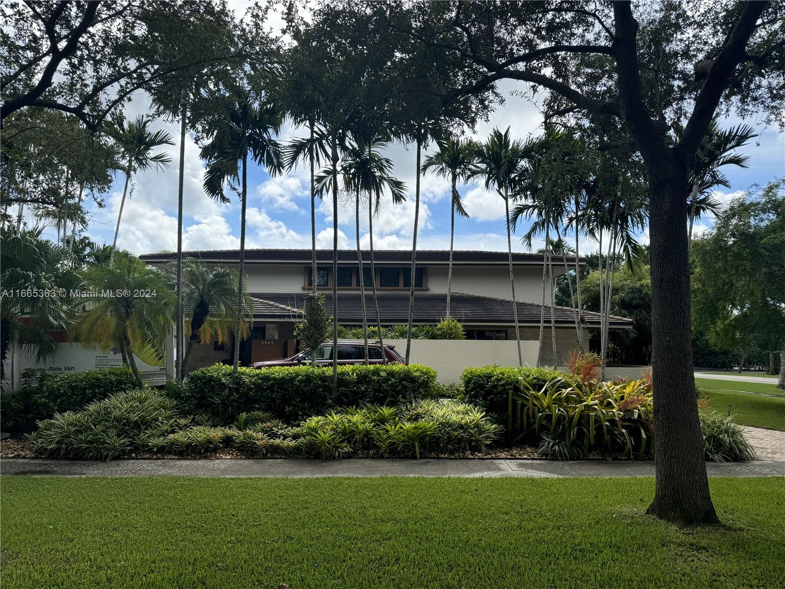 9909 4th Ave Rd, Miami Shores, Florida 33138, 5 Bedrooms Bedrooms, ,5 BathroomsBathrooms,Residential,Sold,MIAMI SHORES SEC 4 AMD PL,4th Ave Rd,A11665363