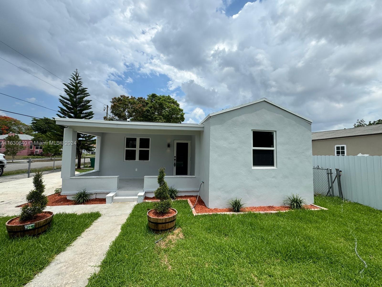 5573 24th Ave, Miami, Florida 33142, 3 Bedrooms Bedrooms, ,2 BathroomsBathrooms,Residential,Sold,HIGH RIDGE PARK,24th Ave,A11630640