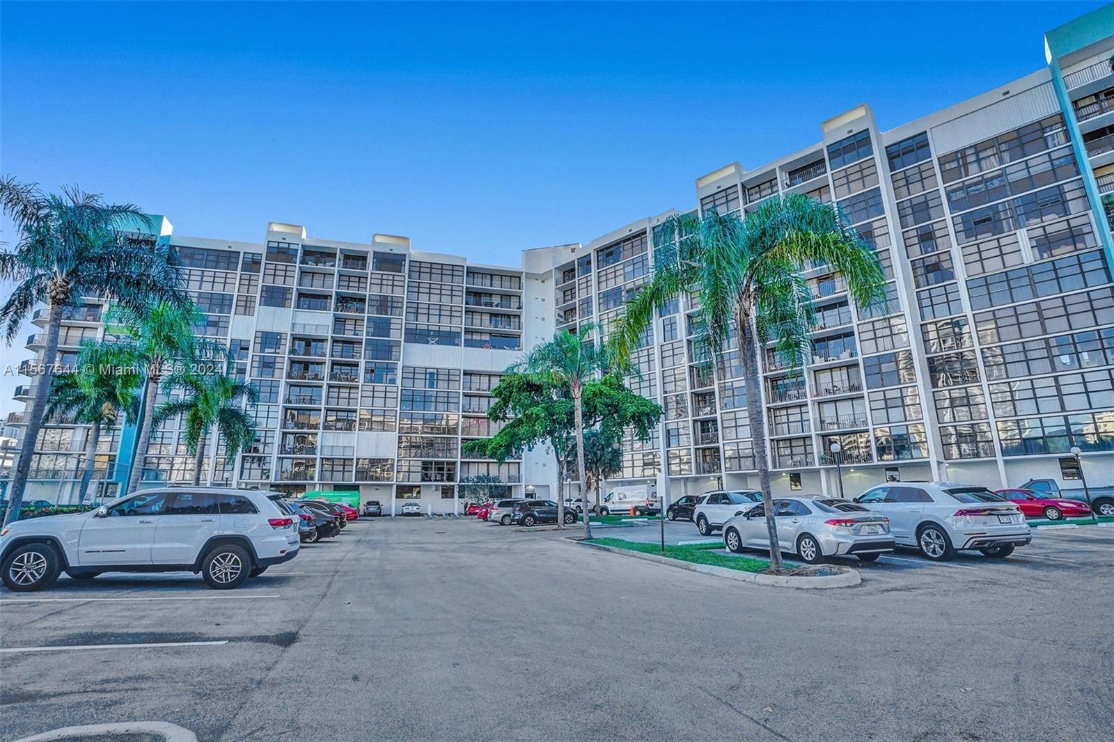 200 Leslie Dr, Hallandale Beach, Florida 33009, 2 Bedrooms Bedrooms, ,2 BathroomsBathrooms,Residential,Sold,200 LESLIE CONDO,Leslie Dr,A11567644